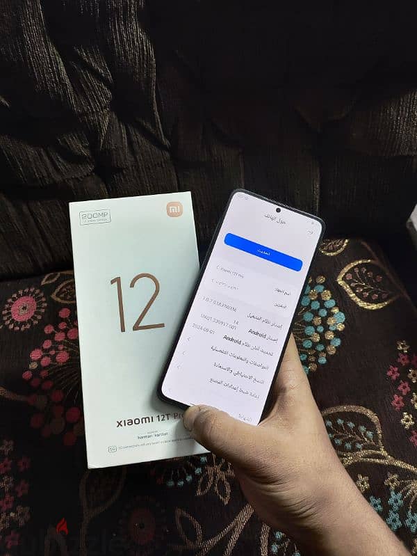 Xiaomi Mi 12t pro 256/12 كل مشتملاته كسر زيرو كسر فالظهر متركبله اسكين 0