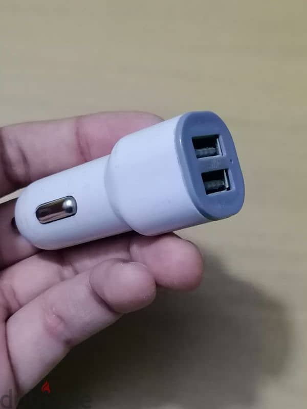 شاحن سيارة سريع مخرج ثنائي Usb من ريماكس 2