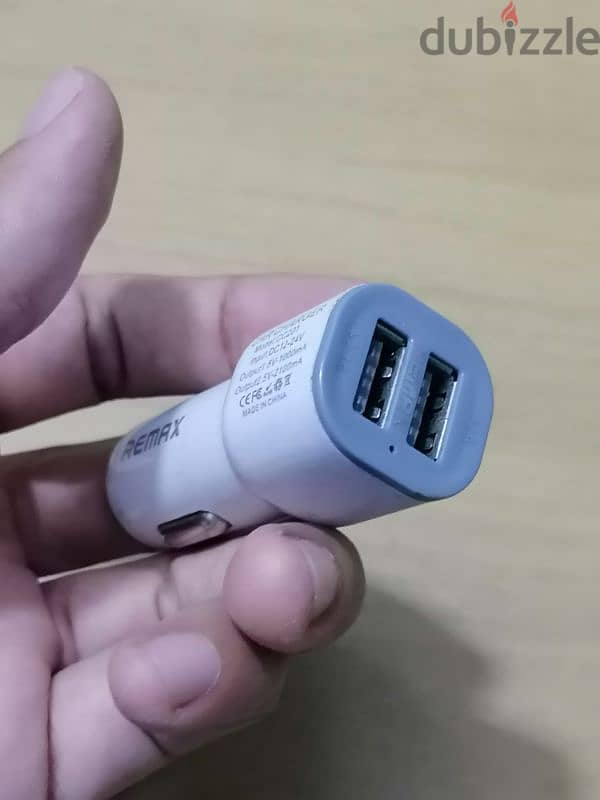 شاحن سيارة سريع مخرج ثنائي Usb من ريماكس 6