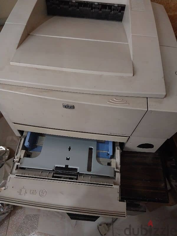 طابعة hp2200 ليزر تعمل بحالة جيدة 2