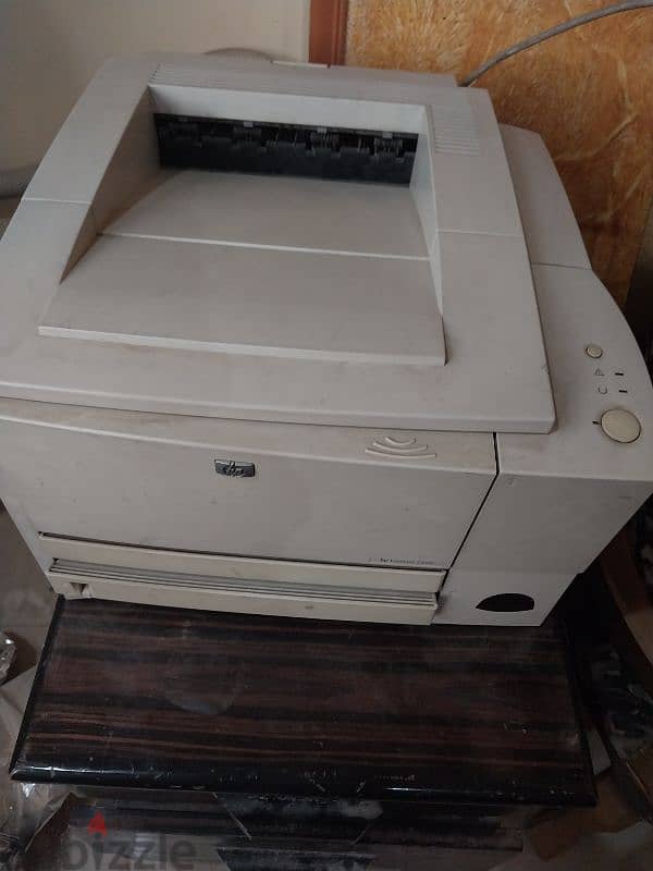 طابعة hp2200 ليزر تعمل بحالة جيدة 3