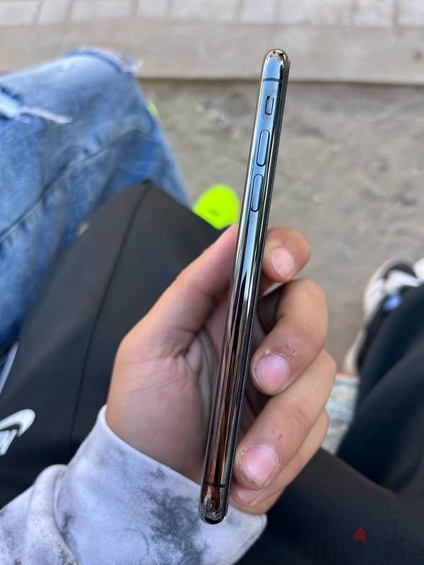 iphone xs 2