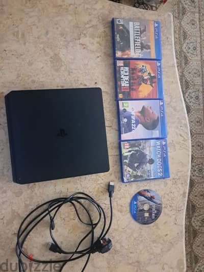 Ps4 in very good condition