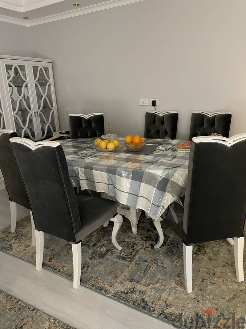 Dining table سفره بالنيش و٦ كراسي 0