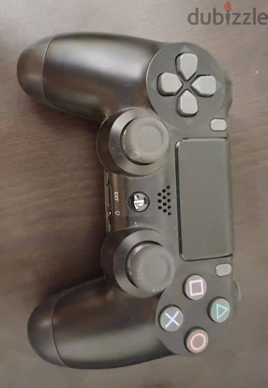 2 Playstation controllers (high copy) 1