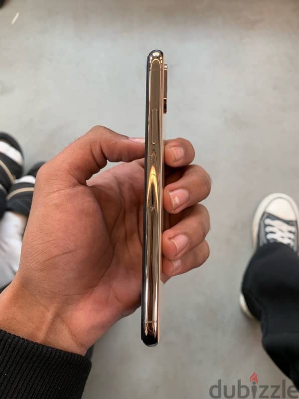 IPhone XS 4