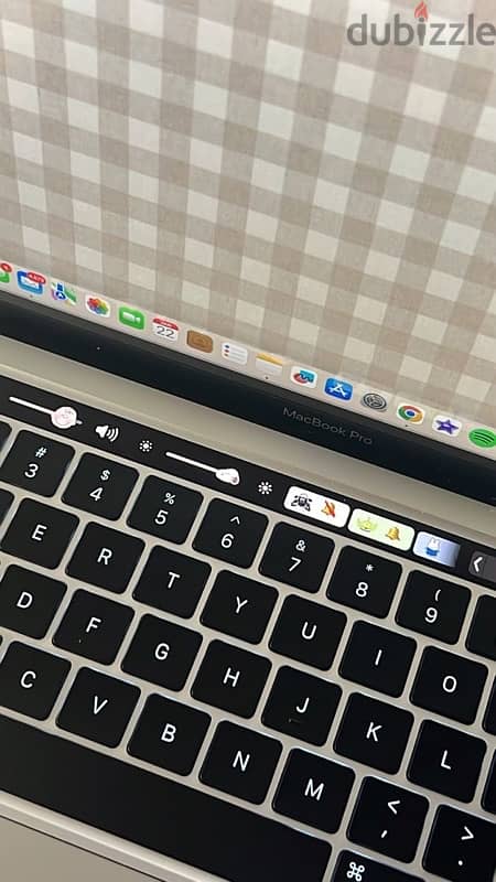 macbook pro M1 2020 1