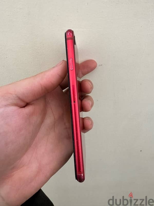 iPhone SE 2020 Red 4