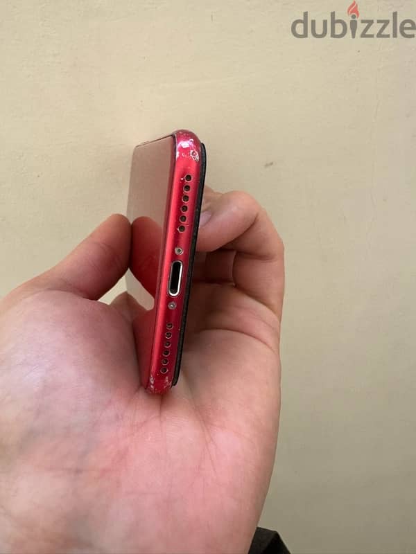 iPhone SE 2020 Red 5