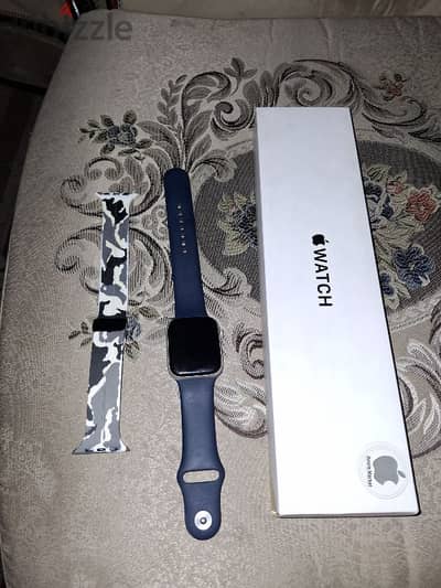 apple watch SE 2 B99% SECOND GEN