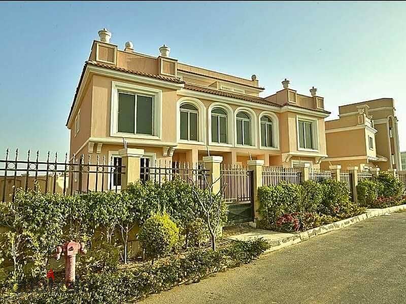 Villa for sale in Maadi View front of gate 2 Madinty 2