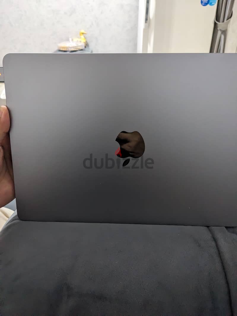 M2 macbook air 256 gb 13 inch like new 0