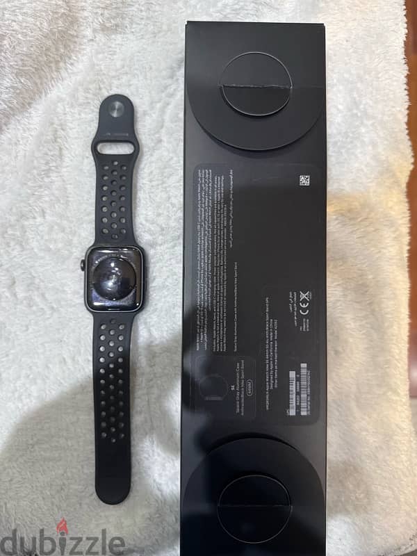 apple watch se 44MM nike edition black 3