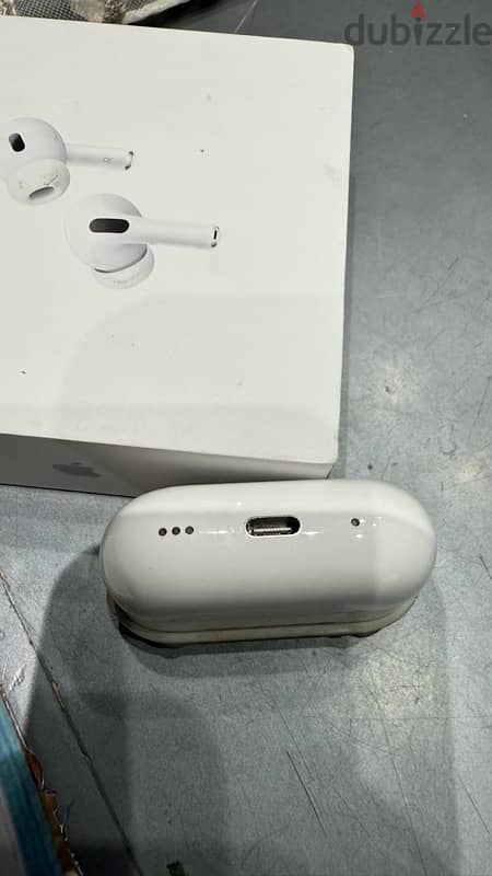 AirPods Pro gen 2 type C mag safe 10