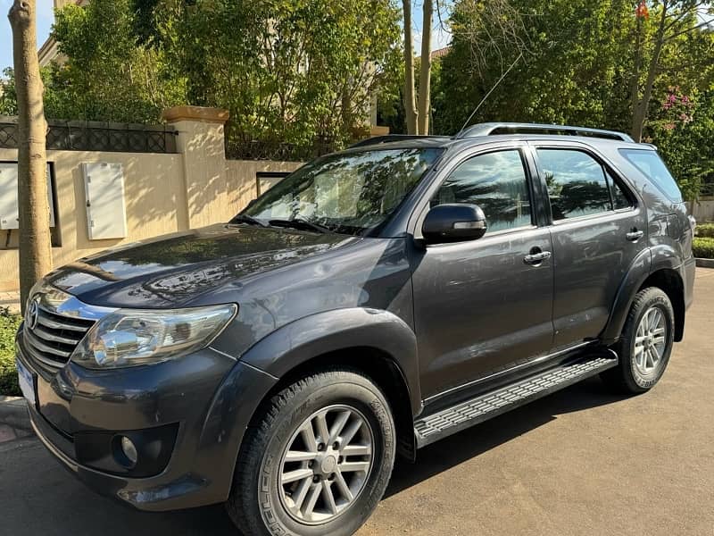 Toyota Fortuner 2012 4000CC 1