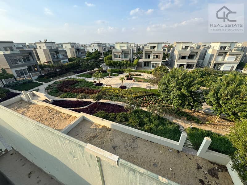 Town House 250m for sale in Hyde Park Compound Fifth Settlement ready to move , view landscape 2