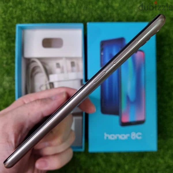 غني عن التعريف بضمانه وكرتونته وشاحنه الاصلي Huawei Honor 8c 1