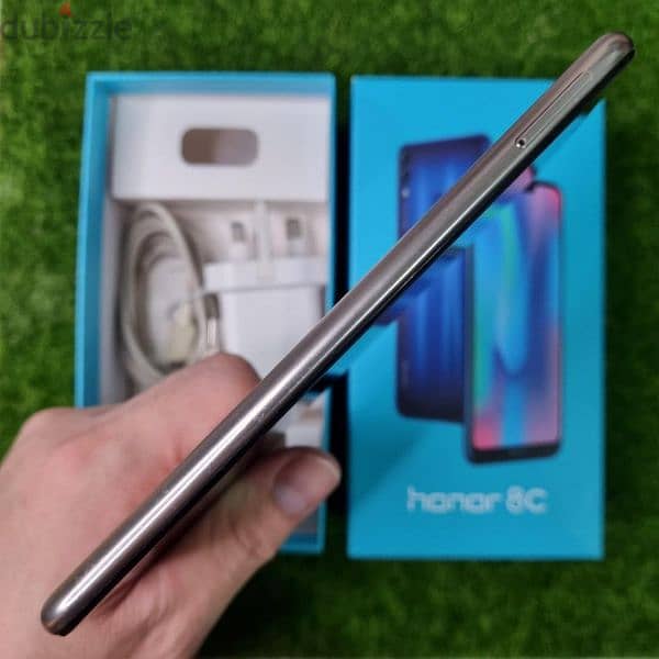 غني عن التعريف بضمانه وكرتونته وشاحنه الاصلي Huawei Honor 8c 3