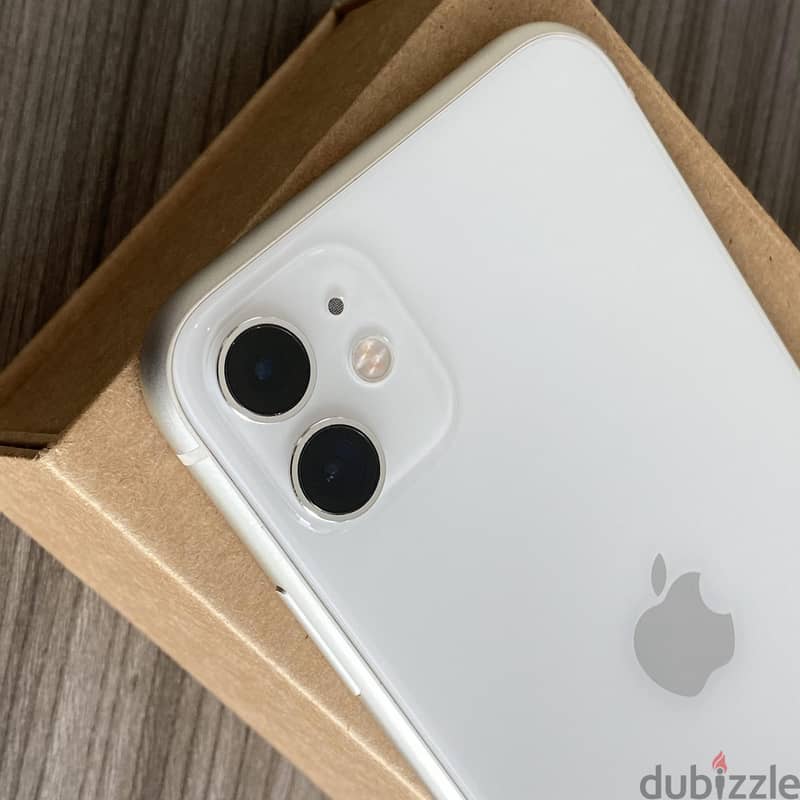 iphone 11 جديد بحالة المصنع ( خطين فعليين ) بطارية 93%استخدام خفيف جدا 7