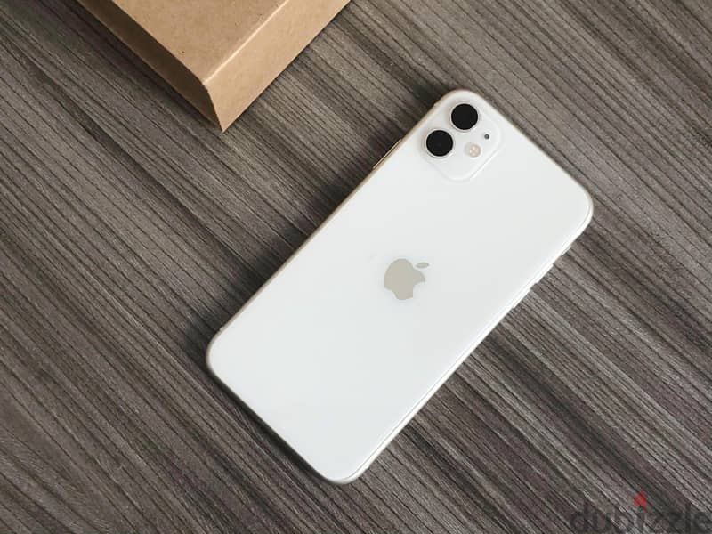 iphone 11 جديد بحالة المصنع ( خطين فعليين ) بطارية 93%استخدام خفيف جدا 2