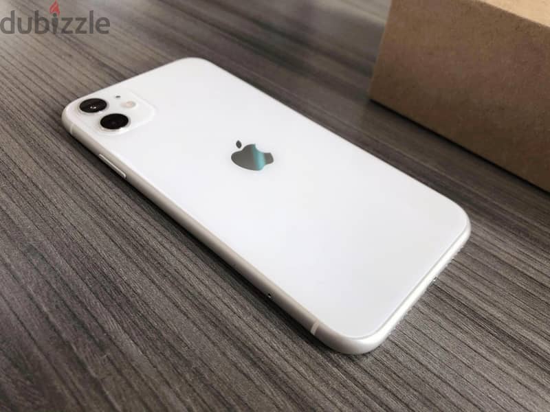 iphone 11 جديد بحالة المصنع ( خطين فعليين ) بطارية 93%استخدام خفيف جدا 4