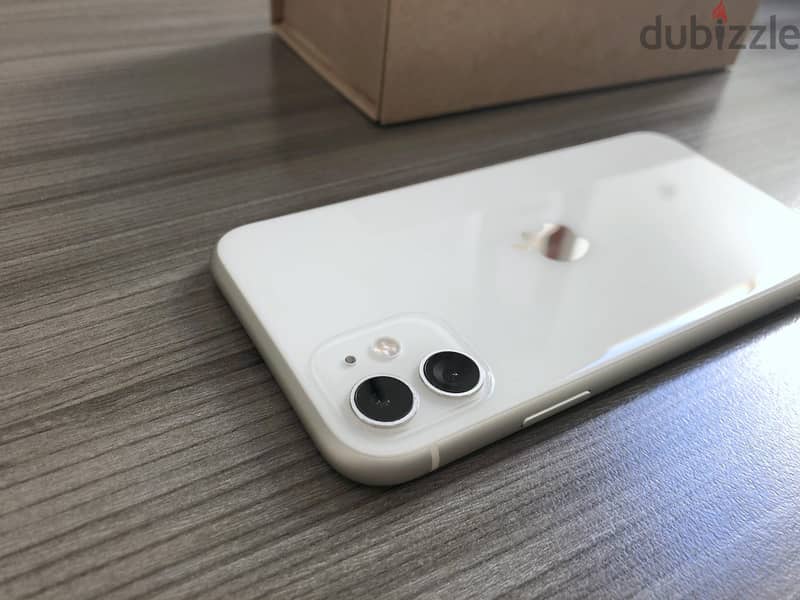 iphone 11 جديد بحالة المصنع ( خطين فعليين ) بطارية 93%استخدام خفيف جدا 3