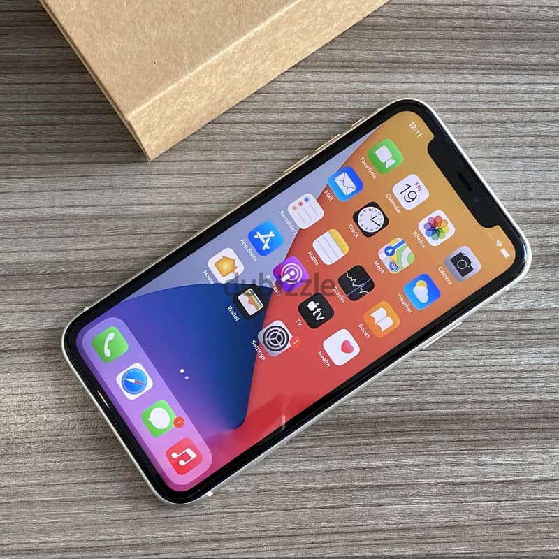 iphone 11 جديد بحالة المصنع ( خطين فعليين ) بطارية 93%استخدام خفيف جدا 6