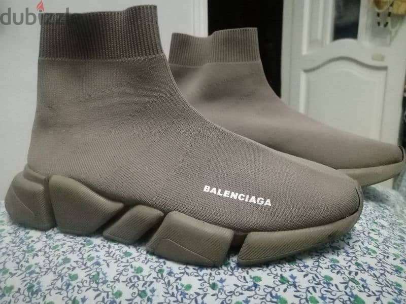 سنيكر ماركة Balenciaga كوبي 0