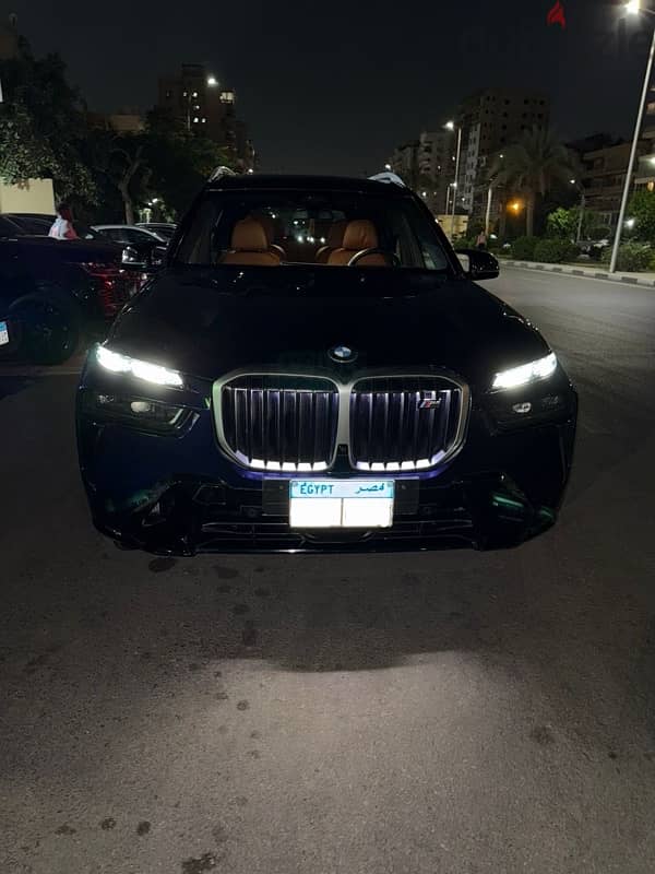 BMW X7 M60 2024 1