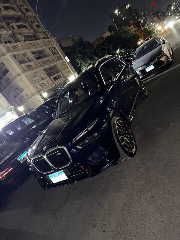 BMW X7 M60 2024 2