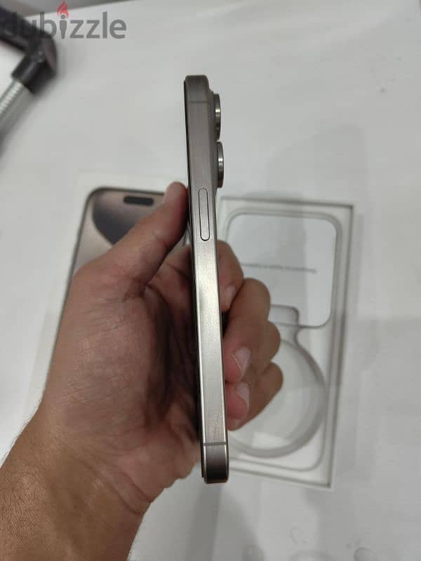 iPhone 15 Pro 256 Natural Titanium 4