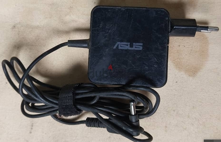 للبيع شاحن لابتوب  Laptop Chargers  بسعر= 200 جم 2