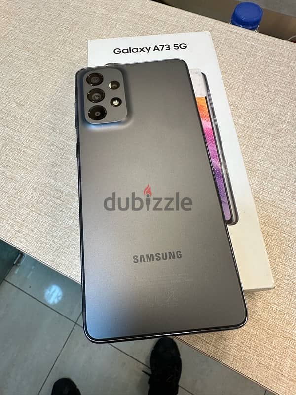 Samsung A73 256 بحالة الجديد 4