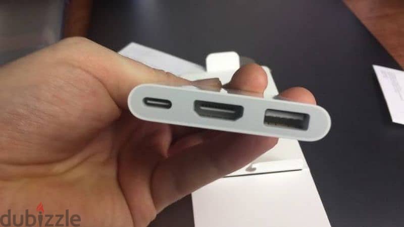 Apple USB-C VGA Multiport Adapter 1