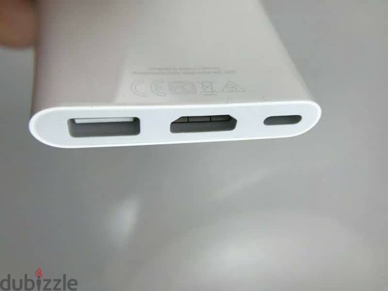 Apple USB-C VGA Multiport Adapter 2