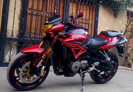 Benelli tnt i  600cc