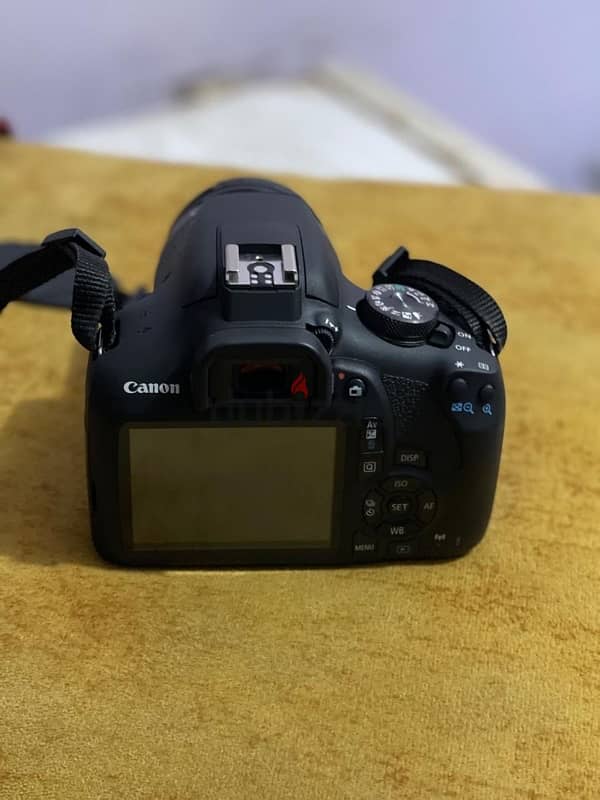 Canon EOS 2000D DSLR camera with EFS with 18-55mm III lens kit 1