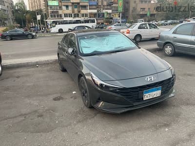 Hyundai Elantra 2022