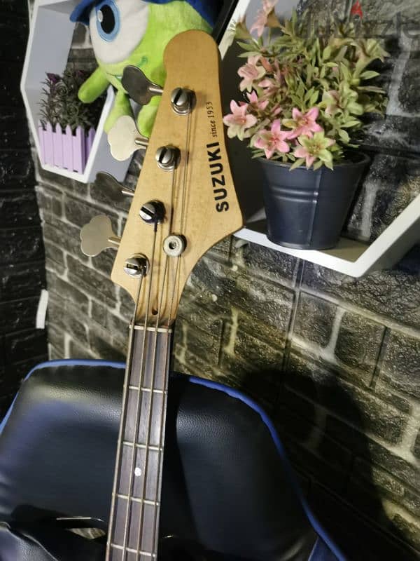 For sale bass guitar Suzuki good use 1