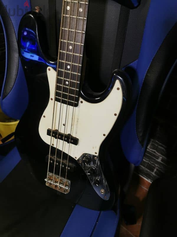 For sale bass guitar Suzuki good use 7