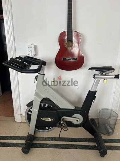 indoor cycling bike technogym