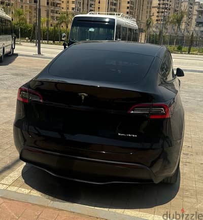 Tesla Model Y 2023 long rang dual motor