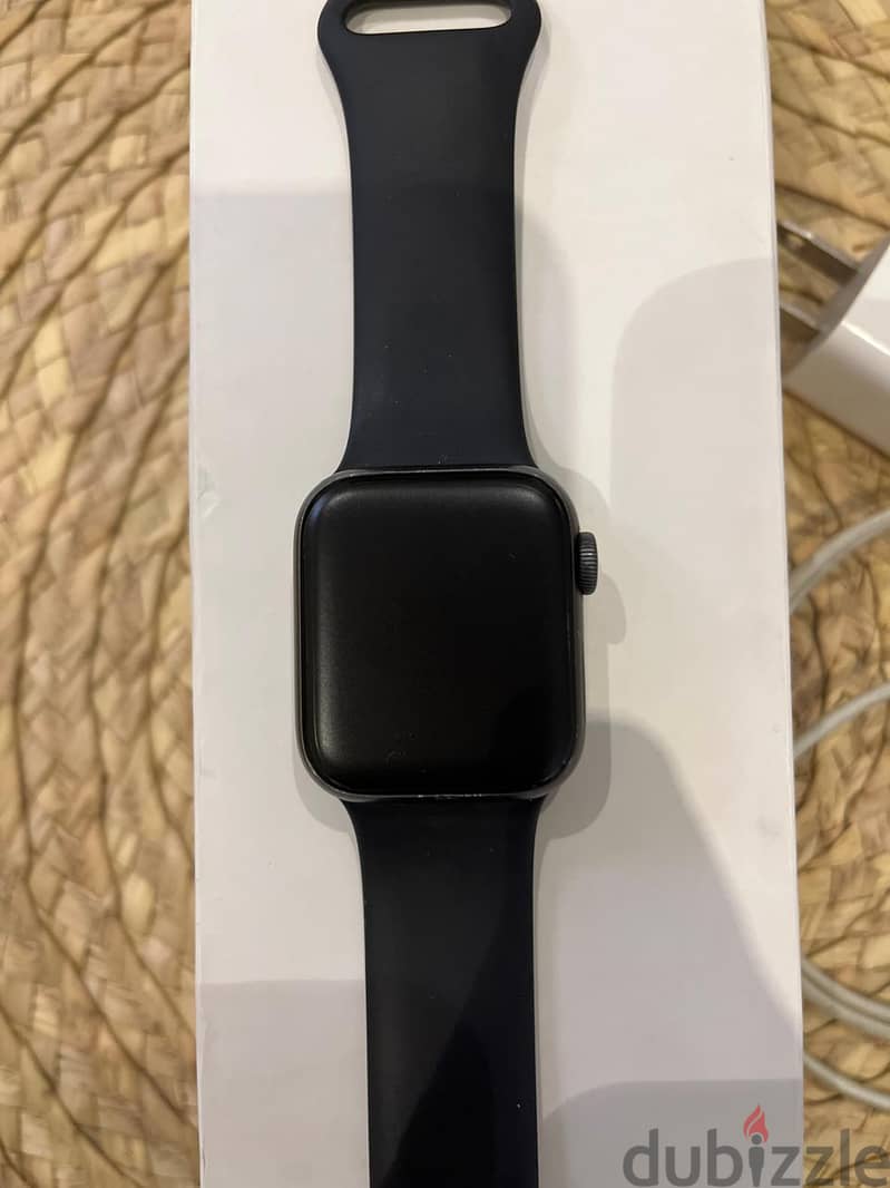 Apple Watch series 5 40MM 2