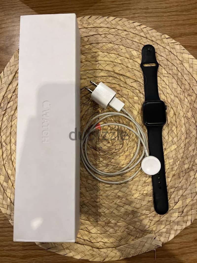 Apple Watch series 5 40MM 7