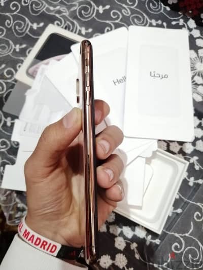 ايفون xs max للبيع