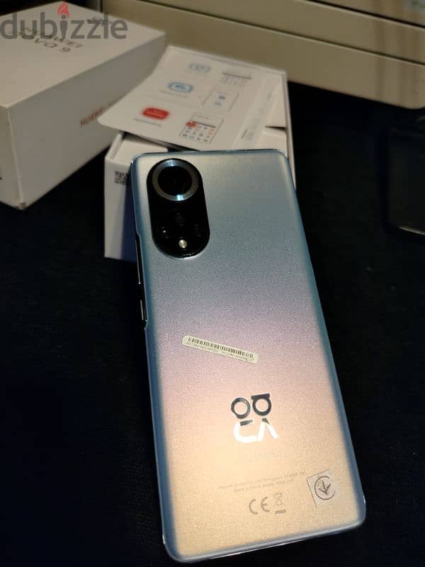 Huawei nova 9 and Lenovo ear buds 4