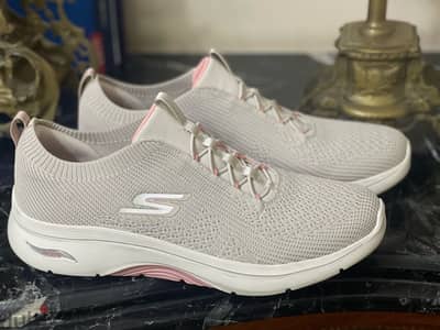 Skechers archfit women size 11 us from USA