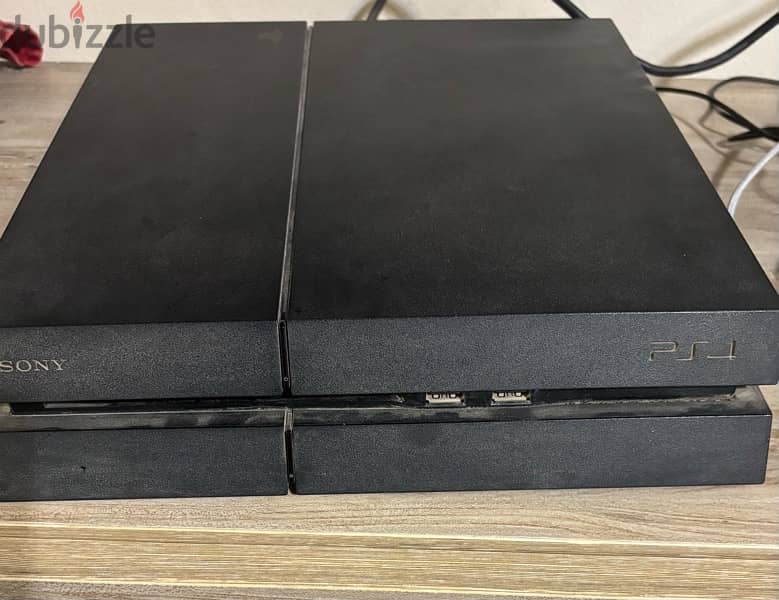 PS4- 660 Fat 500G with 2 controller 0