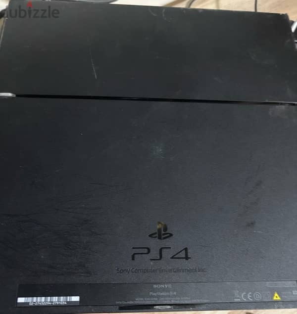 PS4- 660 Fat 500G with 2 controller 1