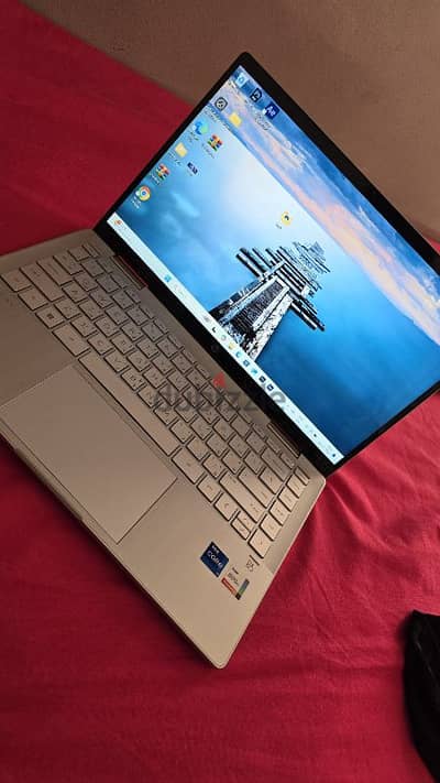 HP Pavilion x360 2-in-1 Laptop 14-ek1038ne